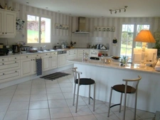 A 8 MN DE LIMOGES EN DIRECTION D 'AIX/VIENNE JOLIE MAISON BOURGEOISE AVEC PISCINE 