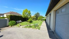 EN EXCLUSIVITE SUR COUZEIX JOLIE MAISON DE PLAIN PIED AVEC GARAGE ABRI JARDIN SUR TERRAIN ARBORE 