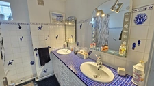 OUEST LIMOGES BEL APPARTEMENT DE TYPE 4 AU DERNIER ETAGE AVEC ASCENSEUR CAVE ET GARAGE 