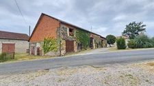 20 MN DE LIMOGES SUD OUEST TRES BELLE PROPRIETE SUR 4,6 HA DE TERRE DANS UN ECRIN DE VERDURE