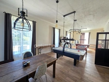 GROS POTENTIEL POUR CETTE TRES BELLE PROPRIETE DE 19HA AVEC CHATEAU ET BATIMENT DE + DE 1200 M²