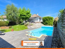 AUX PORTES DE LIMOGES OUEST SUPERBE MAISON ENTIEREMENT RENOVEE AVEC PISCINE ET POOL HOUSE 