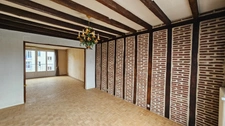 A 2 PAS DU CENTRE VILLE JOLI APPARTEMENT TRAVERSANT DE TYPE 4 LUMINEUX ET AVEC BEAU POTENTIEL 