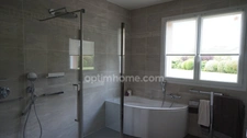 ISLE PROCHE CHU EMAILLEURS - SUPERBE VILLA EN PARTIE PLAIN PIED AVEC PISCINE ET SPA SUR MAGNIFIQUE TERRAIN ARBORE