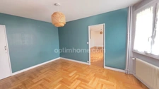 COUP DE COEUR POUR CET APPARTEMENT DE TYPE 4 ENTIEREMENT RENOVE AVEC ASCENSEUR GARAGE BALCON CAVE ET CELLIER