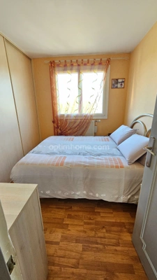 OUEST LIMOGES BEL APPARTEMENT DE TYPE 4 AU DERNIER ETAGE AVEC ASCENSEUR CAVE ET GARAGE 