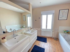 QUARTIER OUEST INTRA BOULEVARD TRES BELLE MAISON ANNEE 30 ENTIEREMENT RENOVEE - UN VRAI COUP DE COEUR