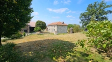 20 MN DE LIMOGES SUD OUEST TRES BELLE PROPRIETE SUR 4,6 HA DE TERRE DANS UN ECRIN DE VERDURE
