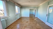 EN EXCUSIVITE : Hyper centre Appartement de type 5 au 6eme étage avec ascenseur , cave et grand balcon 