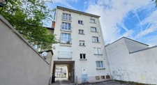 A 2 PAS DU CENTRE VILLE JOLI APPARTEMENT TRAVERSANT DE TYPE 4 LUMINEUX ET AVEC BEAU POTENTIEL 
