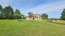 ISLE PROCHE CHU EMAILLEURS - SUPERBE VILLA EN PARTIE PLAIN PIED AVEC PISCINE ET SPA SUR MAGNIFIQUE TERRAIN ARBORE