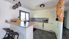 AUX PORTES DE LIMOGES OUEST SUPERBE MAISON ENTIEREMENT RENOVEE AVEC PISCINE ET POOL HOUSE 