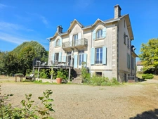 A 15 MN DE SAINT LEONARD DE NOBLAT SUPERBE MAISON DE MAITRE RENOVEE SUR MAGNIFIQUE PARC ARBORE DE 6 HA 