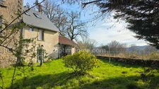 JOLIE PETITE MAISON EN PIERRE DANS L'UN DES PLUS BEAUX COIN DU PLATEAU DE MILLEVACHES