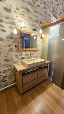 DUN LE PALESTEL SUPERBE GRANGE RENOVEE AVEC GOUT A USAGE D'HABITATION ET DE GARAGE 