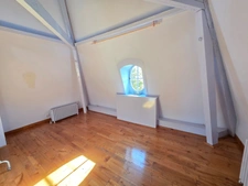 GROS POTENTIEL POUR CETTE TRES BELLE PROPRIETE DE 19HA AVEC CHATEAU ET BATIMENT DE + DE 1200 M²