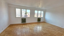 APPARTEMENT DE TYPE 3 DE 79 M² RENOVE AVEC GOUT AU 6 EME ETAGE ET AVEC ASCENSEUR - 