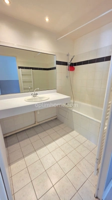 EN EXCLUSIVITE APPARTEMENT TYPE 3 AVEC ASCENSEUR - CAVE ET PARKING SECURISE DANS RESIDENCE STANDING