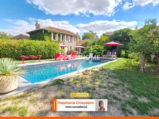 SUPERBE MAISON EN PIERRE AVEC PISCINE ET JARDIN BUCOLIQUE - UN VRAI COUP DE COEUR - 