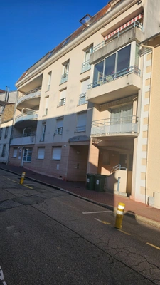 PROCHE MARCEAU TRÈS BEL APPARTEMENT DE TYPE 3 AU DERNIER ÉTAGE AVEC ASCENSEUR TERRASSE CAVE ET GARAGE