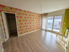 VUE IMPRENABLE POUR CET APPARTEMENT DE TYPE 6 AU DERNIER ETAGE AVEC ASCENSEUR - BALCON - 2 GGES ET CAVE