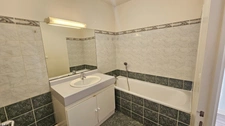 PROCHE MARCEAU TRÈS BEL APPARTEMENT DE TYPE 3 AU DERNIER ÉTAGE AVEC ASCENSEUR TERRASSE CAVE ET GARAGE