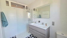AUX PORTES DE LIMOGES OUEST SUPERBE MAISON ENTIEREMENT RENOVEE AVEC PISCINE ET POOL HOUSE 