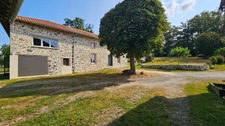 20 MN DE LIMOGES SUD OUEST TRES BELLE PROPRIETE SUR 4,6 HA DE TERRE DANS UN ECRIN DE VERDURE