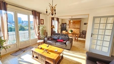 OUEST LIMOGES BEL APPARTEMENT DE TYPE 4 AU DERNIER ETAGE AVEC ASCENSEUR CAVE ET GARAGE 