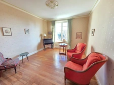 EXCLUSIVITE SECTEUR RUCHOUX BELLE MAISON ANNEE 50 SUR SOUS SOL COMPLET AVEC GARAGE ET PETIT JARDIN 