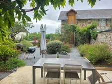  COUP DE COEUR POUR CETTE BELLE MAISON DE CARACTERE AVEC JOLI JARDIN ET PISCINE