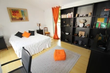 Aux PORTES de LA ROCHE su YON côté NORD, Maison de 238 m² avec 6 chambres, Bureau double, SDB, SDE, 3 WC et PISCINE, GARAGE et PARKING intérieur avec CARPORT 2 véhicules