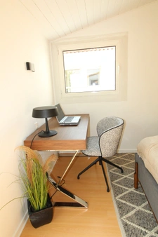 LA ROCHE SUR YON  centre ville, Maison de 261m² en COLOCATION pour 6 personnes avec des Baux individuels de 10 mois renouvelables (du 01/09 au 30/06)