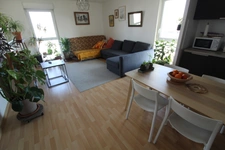 NANTES à l’extrême EST de l’île BEAULIEU et à proximité du PARC NATUREL, dans immeuble avec ASCENCEUR, Appartement T3 entièrement MEUBLE de 65.30m² avec LOGGIA, CAVE et BOX sécurisé pour un véhicule