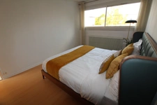 LA ROCHE SUR YON  centre ville, Maison de 261m² en COLOCATION pour 6 personnes avec des Baux individuels de 10 mois renouvelables (du 01/09 au 30/06)