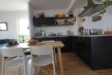 NANTES à l’extrême EST de l’île BEAULIEU et à proximité du PARC NATUREL, dans immeuble avec ASCENCEUR, Appartement T3 entièrement MEUBLE de 65.30m² avec LOGGIA, CAVE et BOX sécurisé pour un véhicule