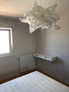 NANTES à l’extrême EST de l’île BEAULIEU et à proximité du PARC NATUREL, dans immeuble avec ASCENCEUR, Appartement T3 entièrement MEUBLE de 65.30m² avec LOGGIA, CAVE et BOX sécurisé pour un véhicule