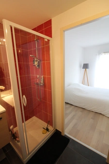 85000 -La ROCHE sur YON plein centre ville, dans résidence avec ASCENCEUR, Appartement T2 avec TERRASSE, PARKING et CAVE sécurisés