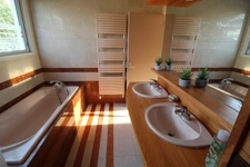 LA ROCHE SUR YON  centre ville, Maison de 261m² en COLOCATION pour 6 personnes avec des Baux individuels de 10 mois renouvelables (du 01/09 au 30/06)