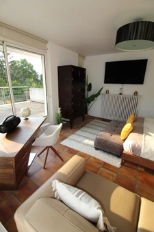 LA ROCHE SUR YON  centre ville, Maison de 261m² en COLOCATION pour 6 personnes avec des Baux individuels de 10 mois renouvelables (du 01/09 au 30/06)