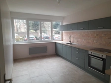 Rue de la Ferme - Grand 2 pièces de 57 m² - RDC SURELEVE + PARKING PRIVE dans RESIDENCE