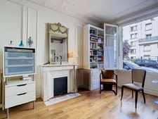 Rue Philibert Delorme - T3 de 68 m² au RDC - Professions libérales autorisées