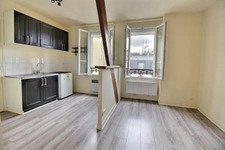 Rue SAINT PLACIDE - STUDIO 21 M² - 6ème et dernier étage AVEC ascenseur