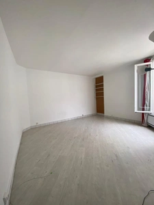 STUDIO 27 M² - 6ème et dernier étage SANS ascenseur -