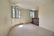 STUDIO 22 m² - 5 mn à pieds METRO LIGNE 14 SAINT OUEN - 2ème étage avec asc.