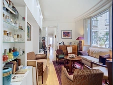 Rue Philibert Delorme - T3 de 68 m² au RDC - Professions libérales autorisées