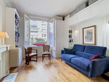 Rue Philibert Delorme - T3 de 68 m² au RDC - Professions libérales autorisées