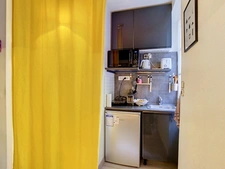 Métro ECOLE MILITAIRE - Avenue MOTTE-PIQUET - STUDIO de 14,80 m² LC - 2ème étage sans ascenseur