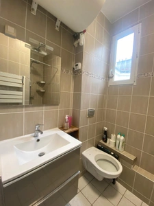 STUDIO 27 M² - 6ème et dernier étage SANS ascenseur -