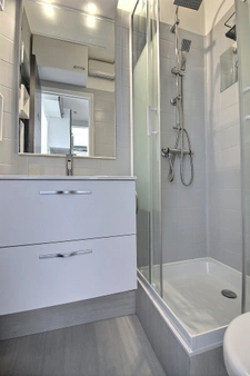 RUE FARADAY - 2 PIECES de 21,93 M² au sol 